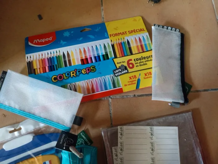 Gros lot fournitures scolaires - photo numéro 3