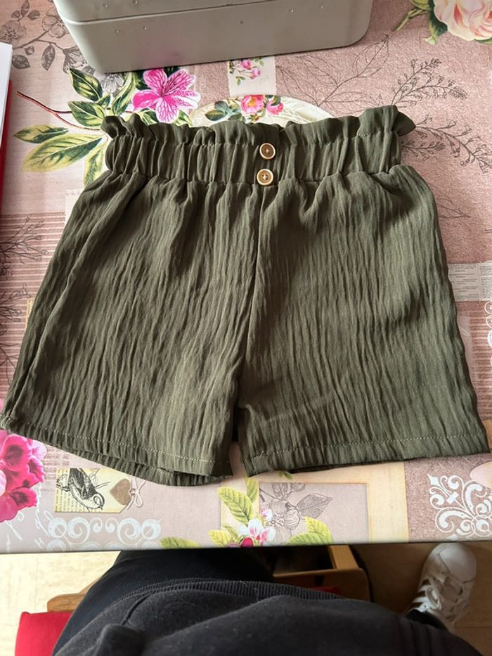 Short kaki