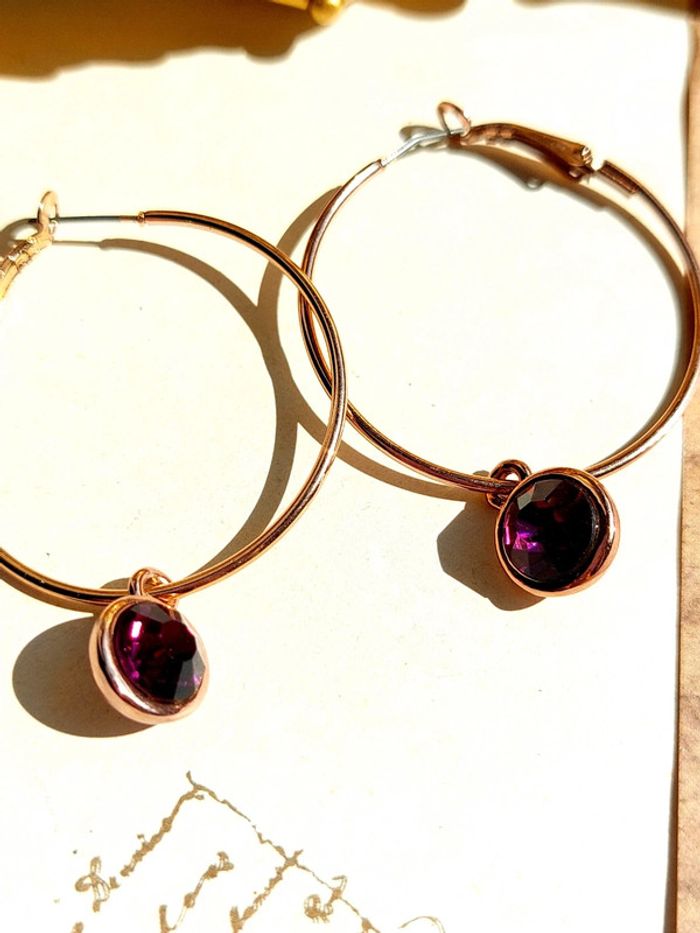 Paire de boucles d'oreilles créoles pierres violette - photo numéro 7