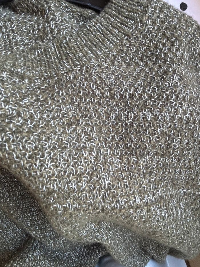 Pull en maille kaki - photo numéro 2