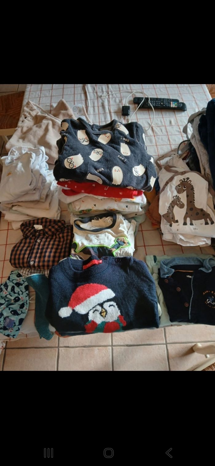 Lot 69 vêtements 9 mois