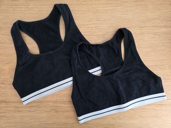 Lot de  brassières 10-12 ans