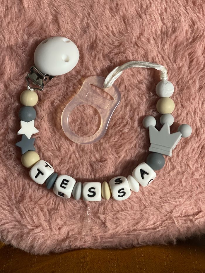 Attache tétine personnalisée