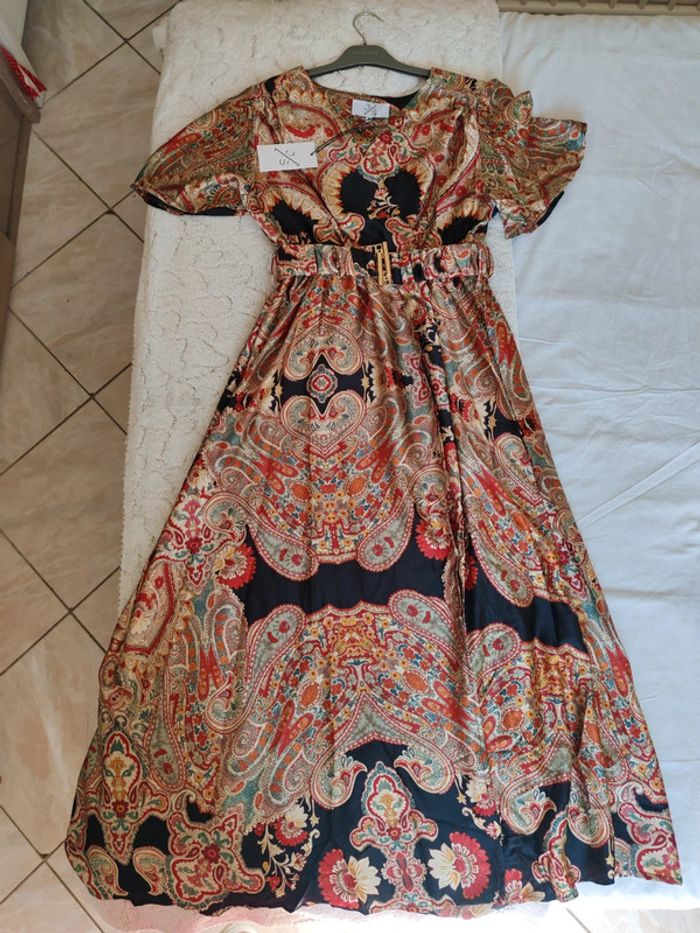 Robe longue neuve - photo numéro 8