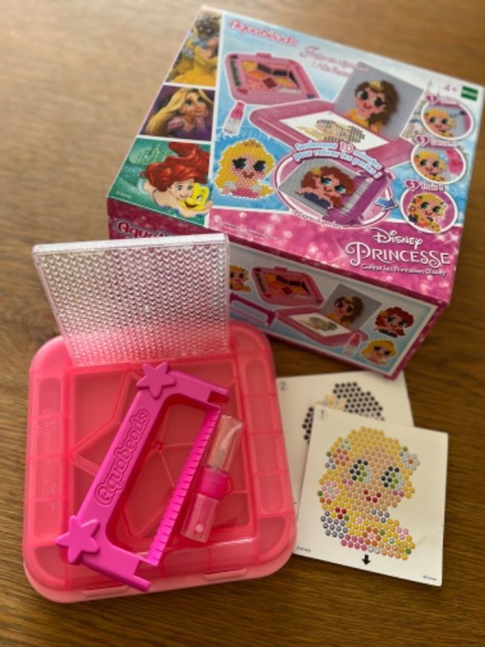 Coffret Aquabeads Princesses (sans perles)
