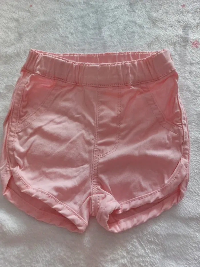 Short fille