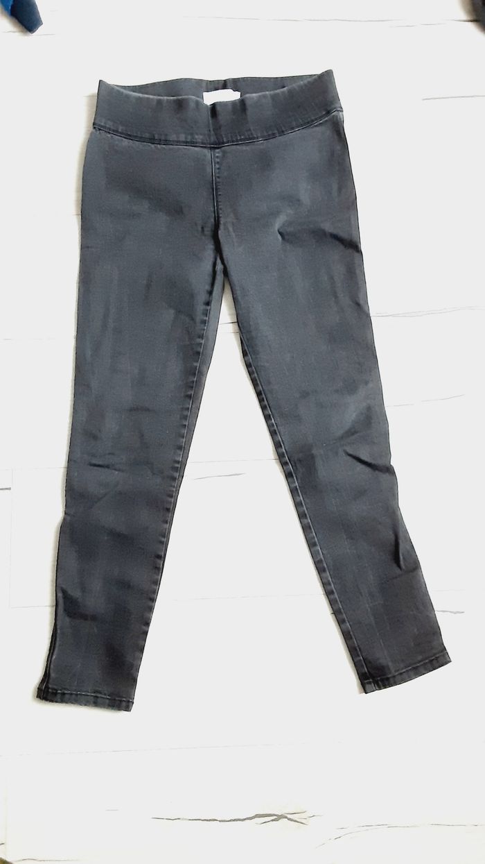 Vêtement femme pantalon type jean noir gris Mango taille 40
