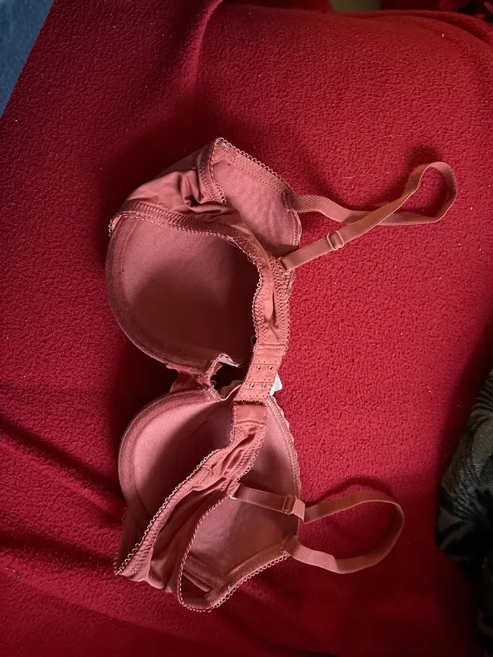 Soutien gorge bordure dentelle - photo numéro 3