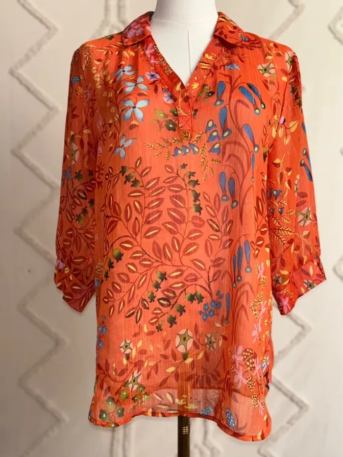Blouse orange transparente motifs floraux dorés – Sarah John Paris – 36 St tropez Ibiza