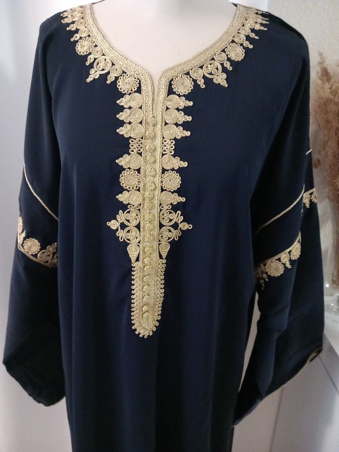 Caftan marocain brodé doré - photo numéro 3