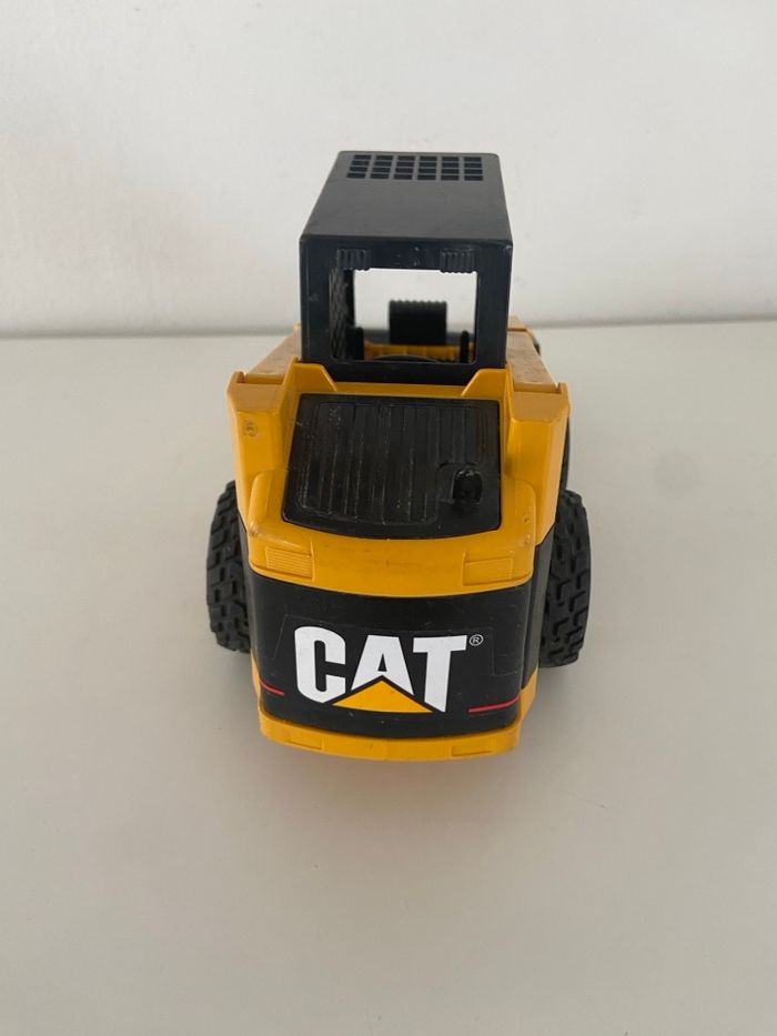 Bruder 02481 - Chargeur Compact Caterpillar (CAT) 1/16 - photo numéro 2