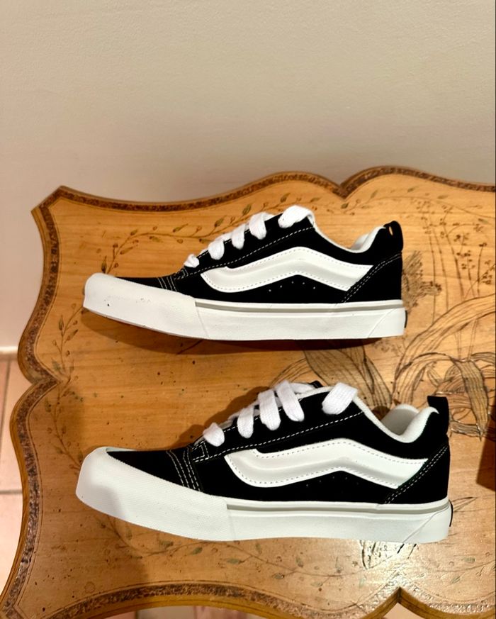 Vans knu skool black and White - Taille 35 / Neuve - photo numéro 2