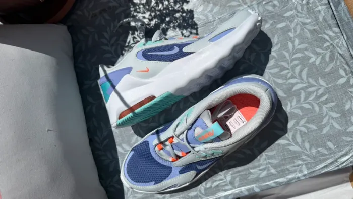 Nike Air Max Bolt GS – Violet/Blanc – Neuf avec boîte – 39 - photo numéro 4