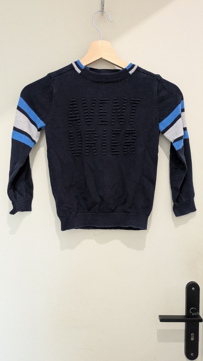 🧥 Pull garçon Orchestra 8 ans – bleu marine, motif “aventurer