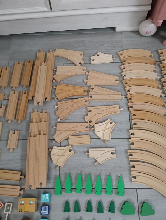 Lot circuit de train en bois - photo numéro 7