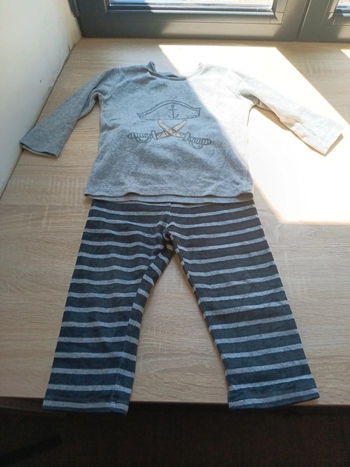 Pyjamas hivers vertbaudet taille 2 ans