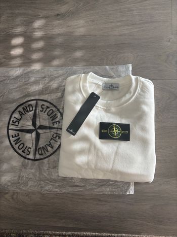 Pull stones Island blanc