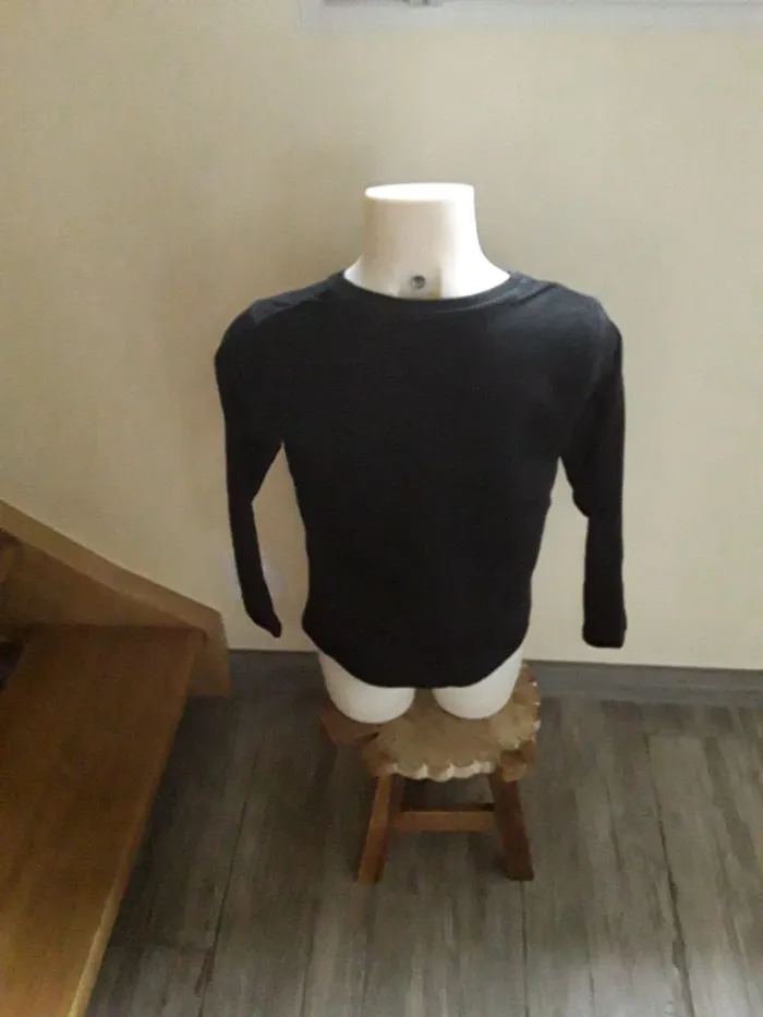 Tee-shirt manches longues 6 ans (114 cm) - photo numéro 3
