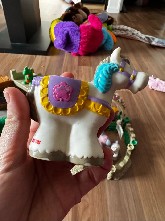 Lot Fisher price château - photo numéro 3