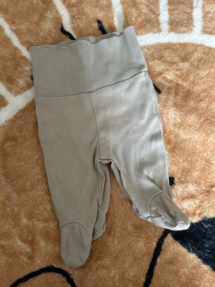 Pantalons 1 mois - photo numéro 4