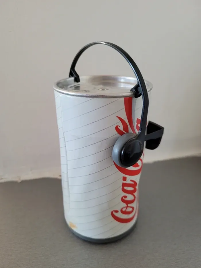 Ancien canette coca cola light qui danse - photo numéro 3