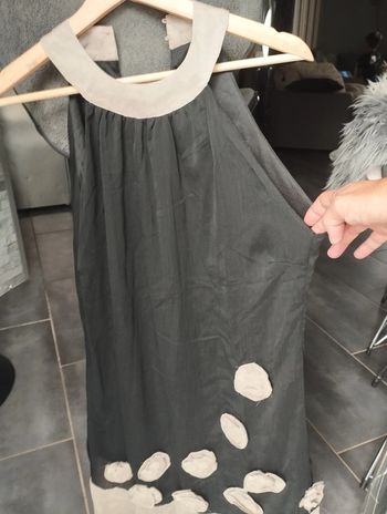 Robe noire et beige neuve t. 36