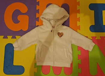Gilet capuche blanc cœur, gémo, taille 6 mois (67 cm)