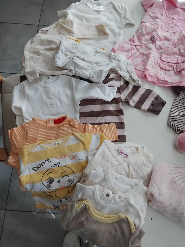 Lot vêtements bébé fille 1 mois - photo numéro 2