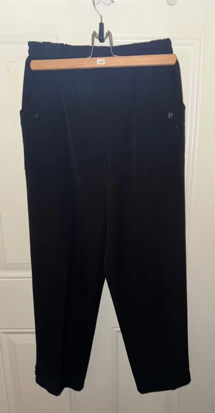 Pantalon 7/8eme noir taille 40
