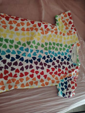 T-shirt cœurs multicolores