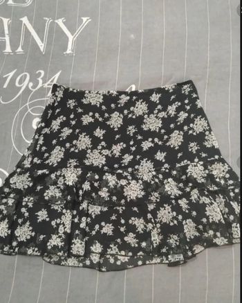 Jupe été noire fleurs blanches été t 38 neuve