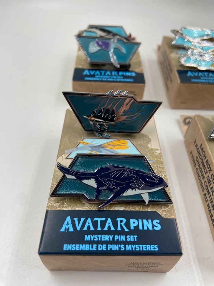 Set complet 8 Pin's Disney Parks Avatar Pandora Way of Water - Édition Mystère - photo numéro 2