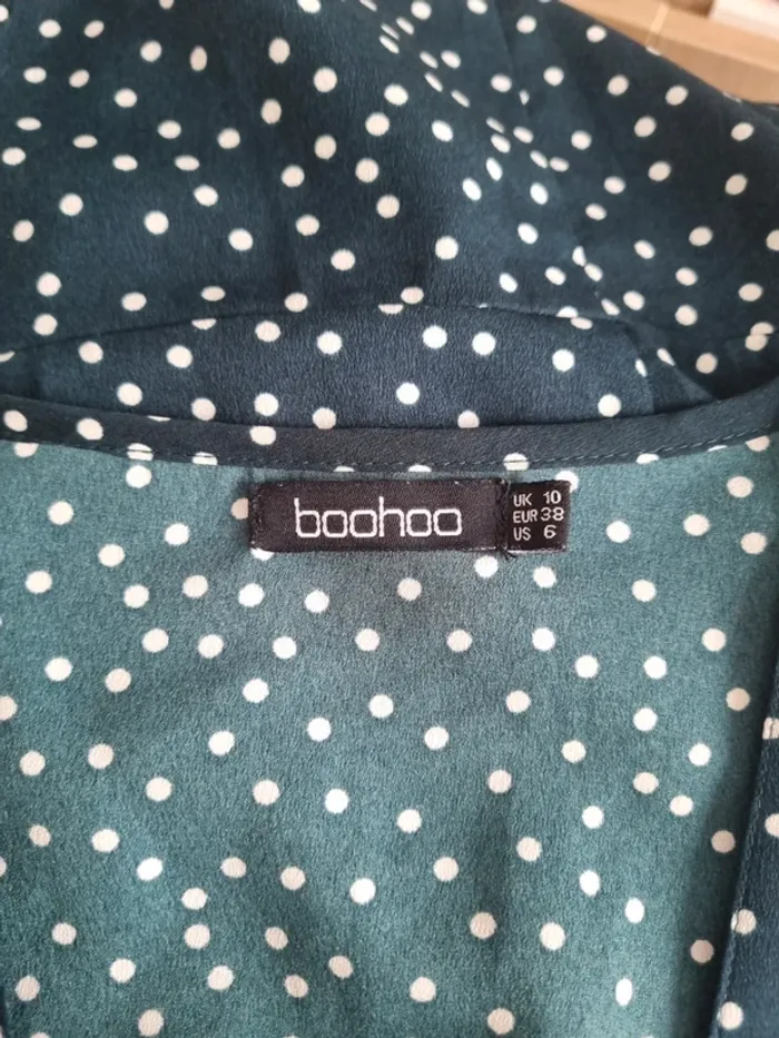 Robe Boohoo taille 38 - photo numéro 4