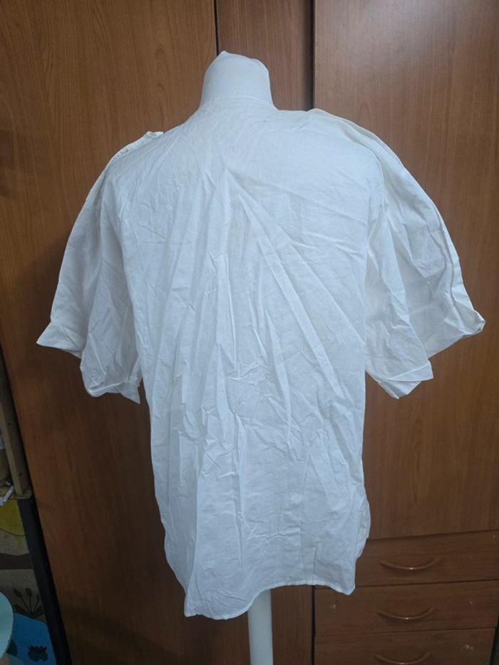 Chemise blanche taille 38-40 - photo numéro 2