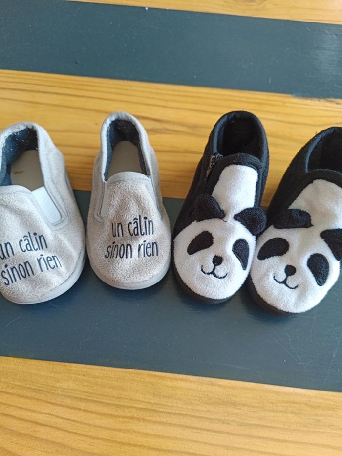 Lots 2 paires de chaussons