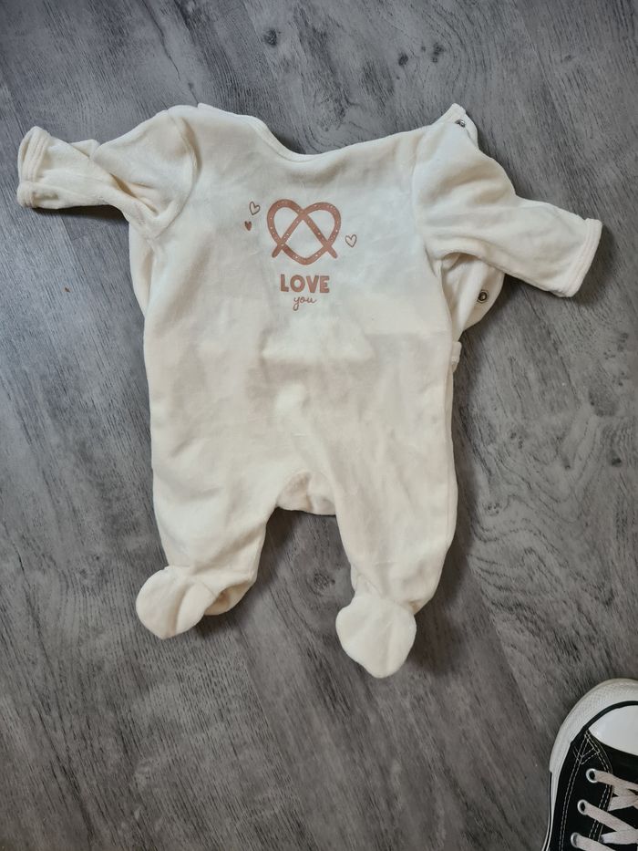 11 pyjamas velours - photo numéro 3