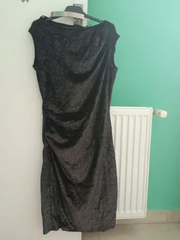 Robe noire brillante Taille 36 Neuve Zeeman