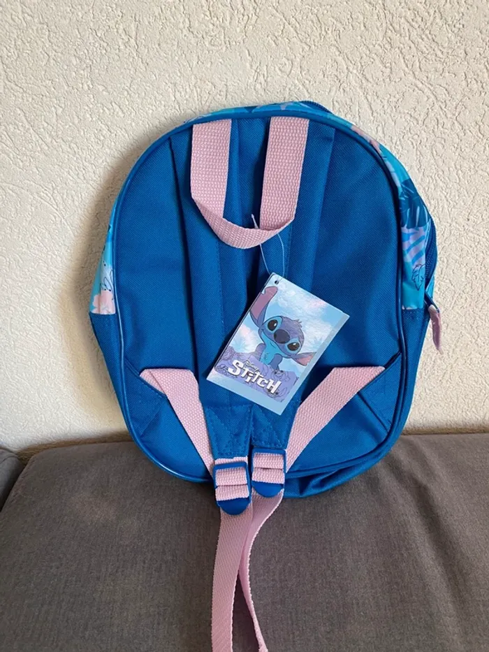 🎒 Sac à dos Stitch Disney en reliefs – Bleu & Rose - photo numéro 2