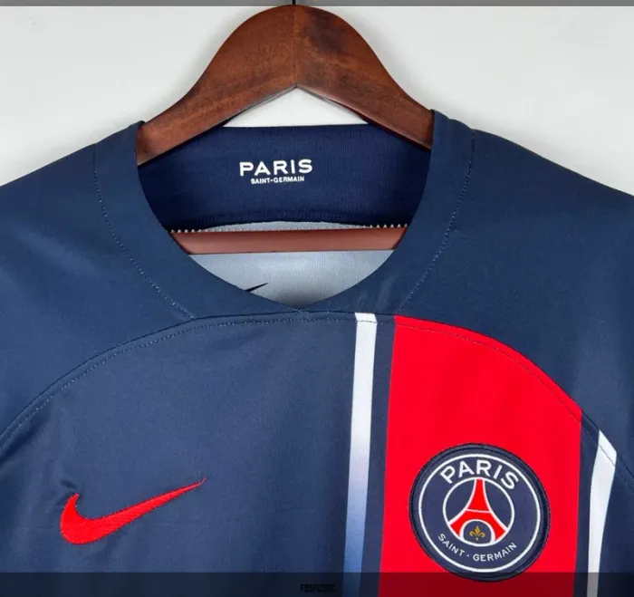 Paris SG Maillot de foot Domicile 23/24 taille XL produit neuf - photo numéro 5