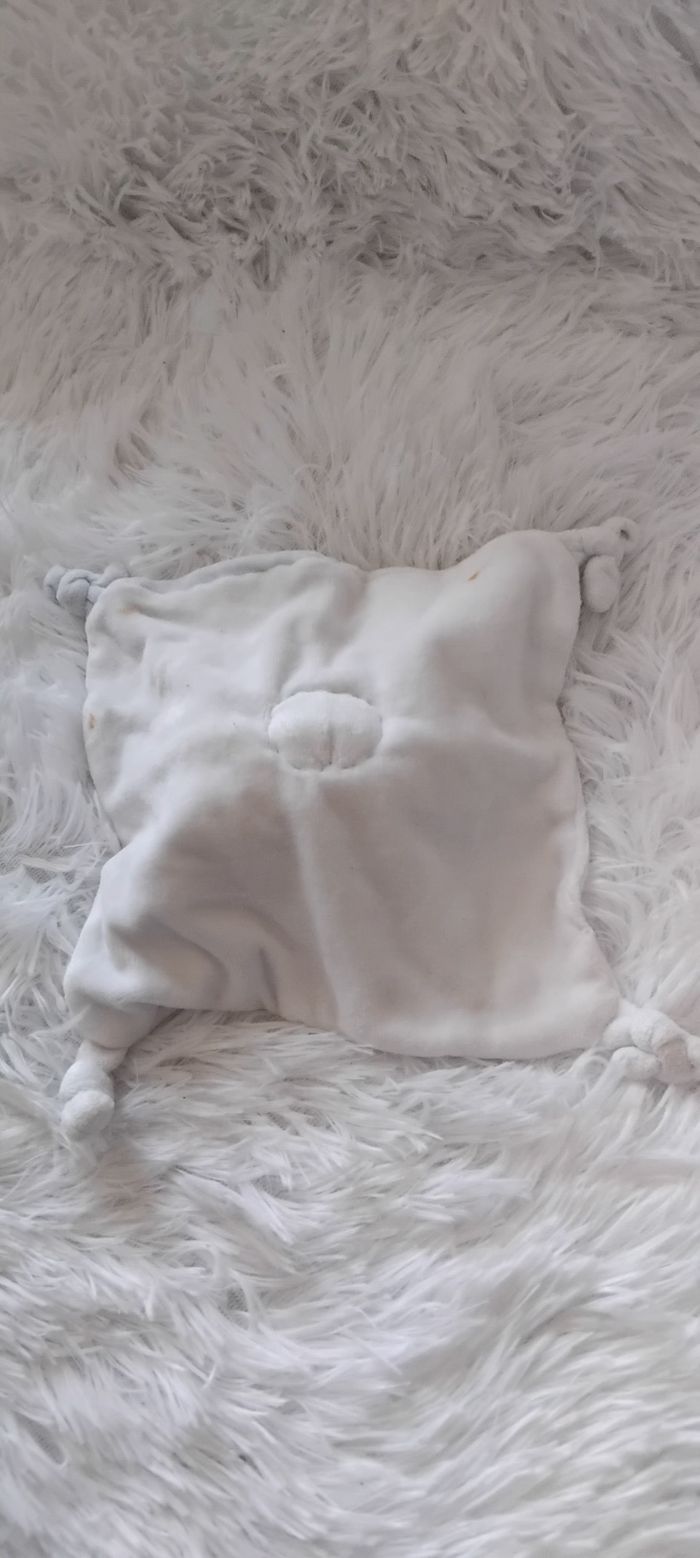 Doudou carré plat renard indien- blanc ,triangles , Spilec - photo numéro 2