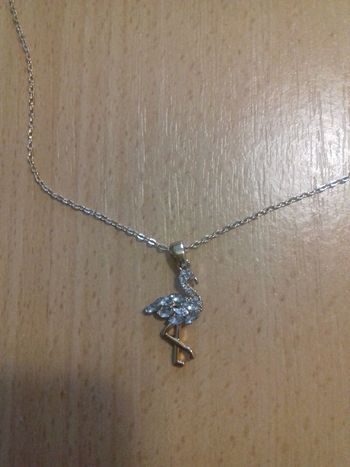 Collier et pendentif flamant rose avec sa boîte