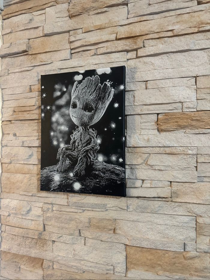 Tableau Baby Groot en toile 30x40cm – déco geek et mignonne - photo numéro 4