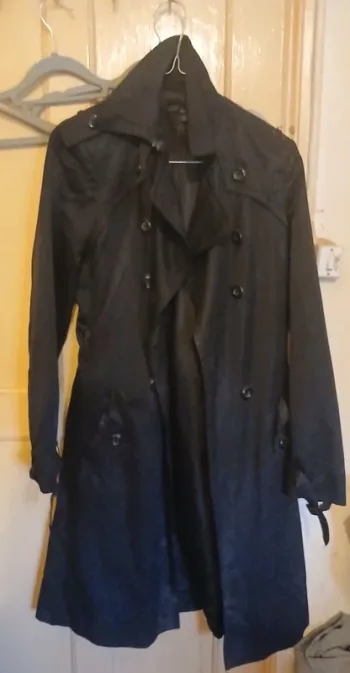 Long manteau noir trench idéal mi saison