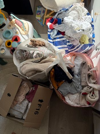 4 poches vêtements 9 mois fille 