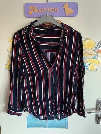 Chemisier à manches longues bleu marine a rayures, taille Xs, marque Jennyfer.