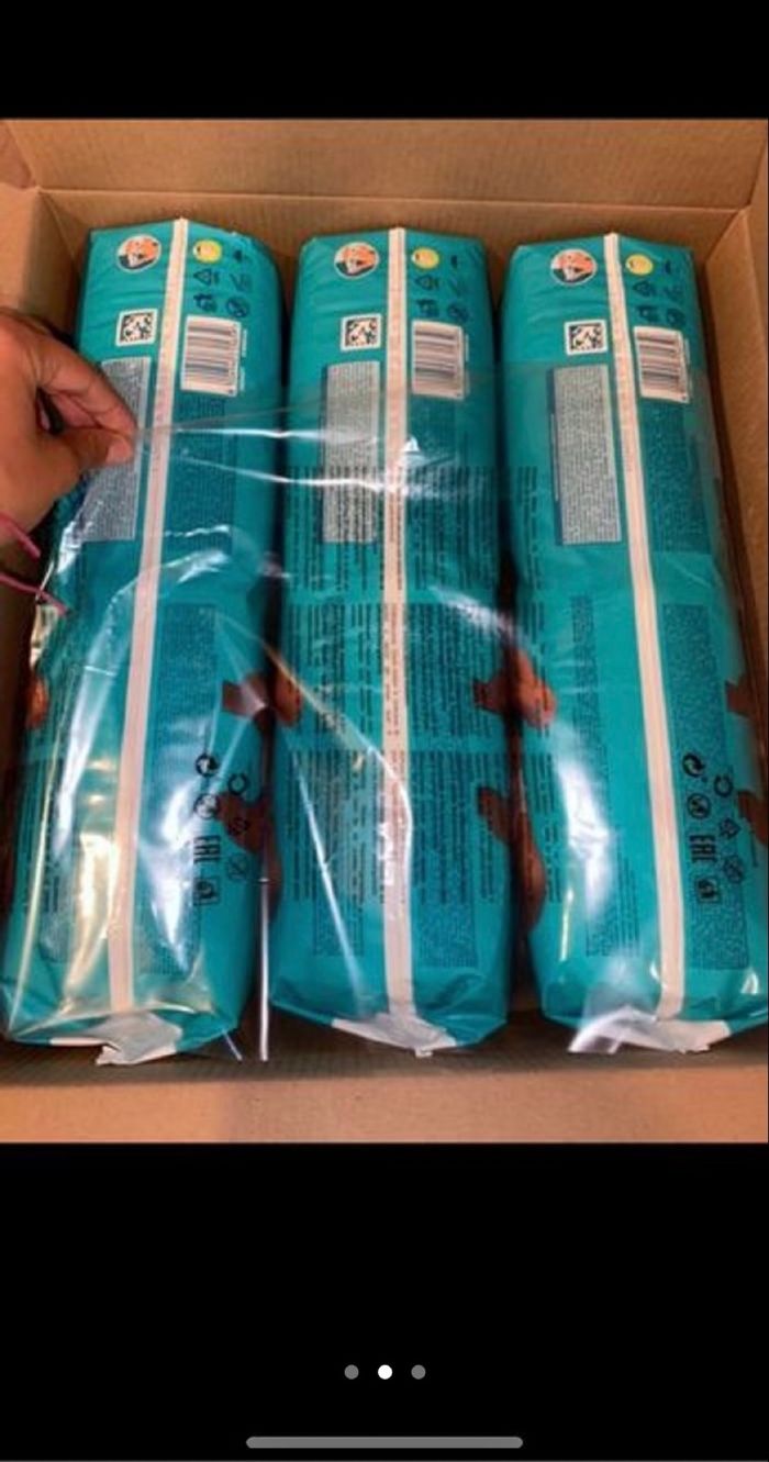 Carton Pampers taille 2 maxi - photo numéro 2