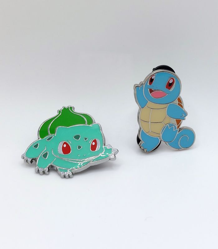 Lot de 2 pin's officiels POKEMON Bulbizarre et Carapuce collection pins