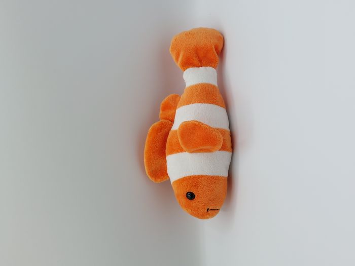 Peluche doudou poisson clown orange blanc yeux durs noirs sourire 27 cm - photo numéro 2