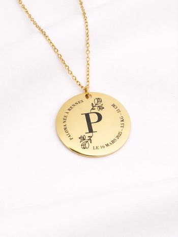 Collier médaille personnalisée – Pendentif initiale florale gravé  - cadeau personnalisé