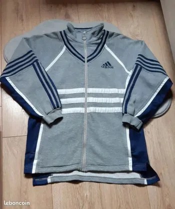 Veste "adidas" grise 14 ans en bon état